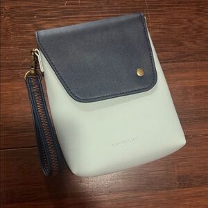 Raven + Lily Two-Tone Navy and Cream Clutch Small Travel Bag Snap CloseurenNEW